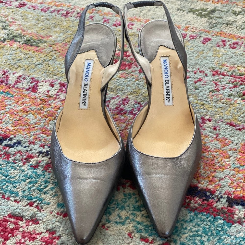 Manolo Blahnik size 40 kitten heel silver sling